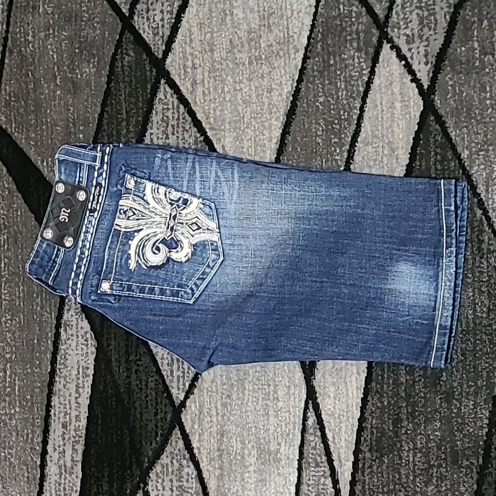 MISS ME BLING FLEUR-DE-LIS DISTRESSED BERMUDA DENIM JEAN SHORT